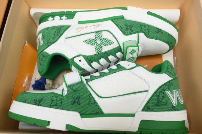 Louis Vuitton Trainer Green - Image 10